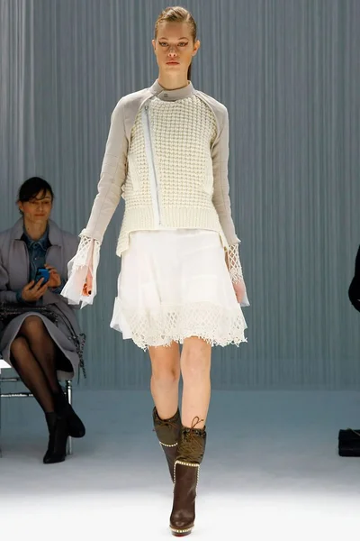 Look 3